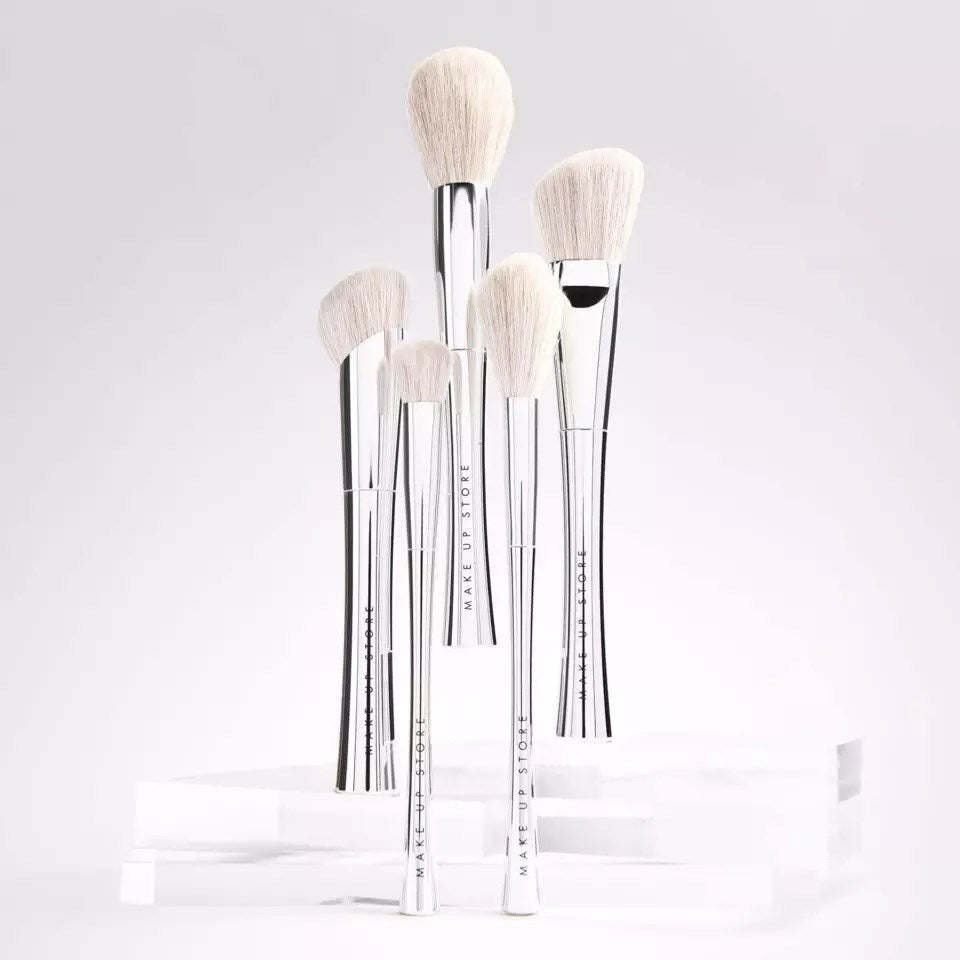 Angled Blush Brush #03