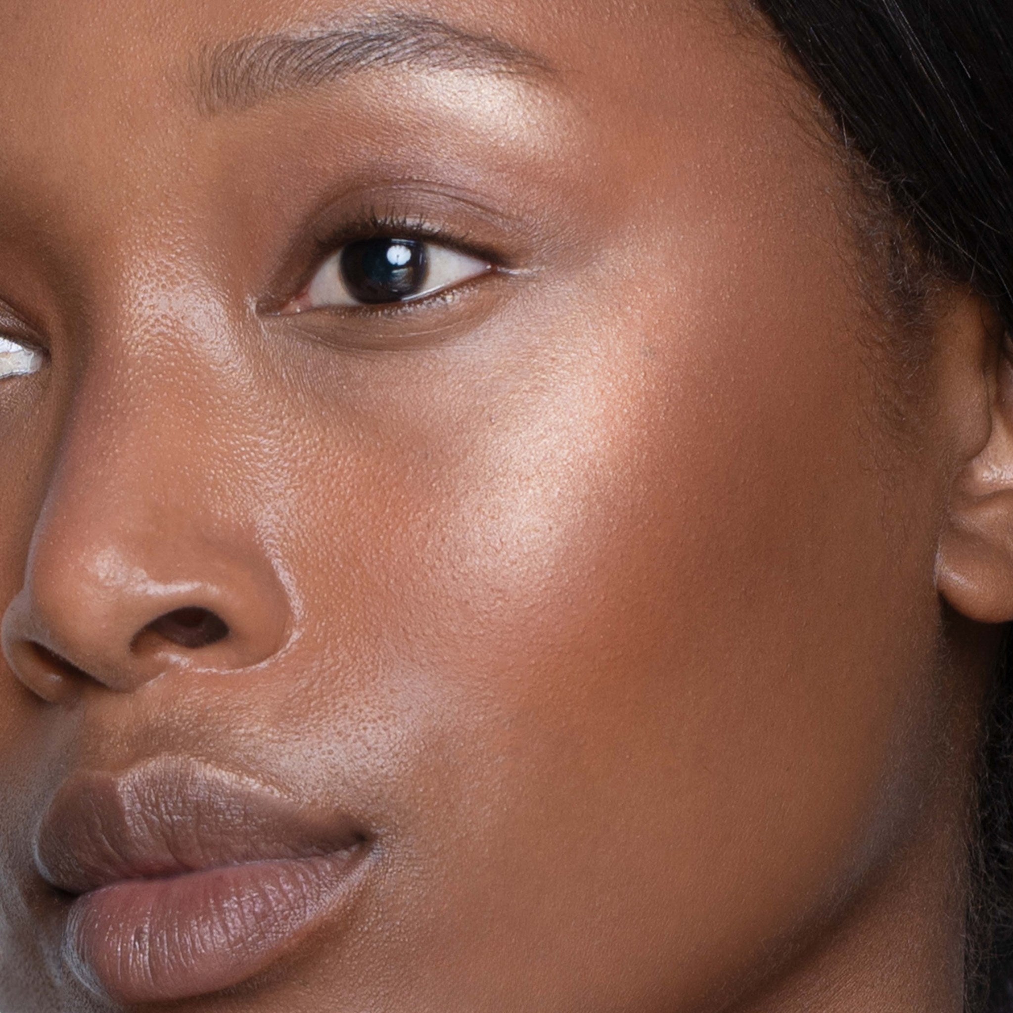 Highlighter Iconic Radiance 30 Golden Shimmer