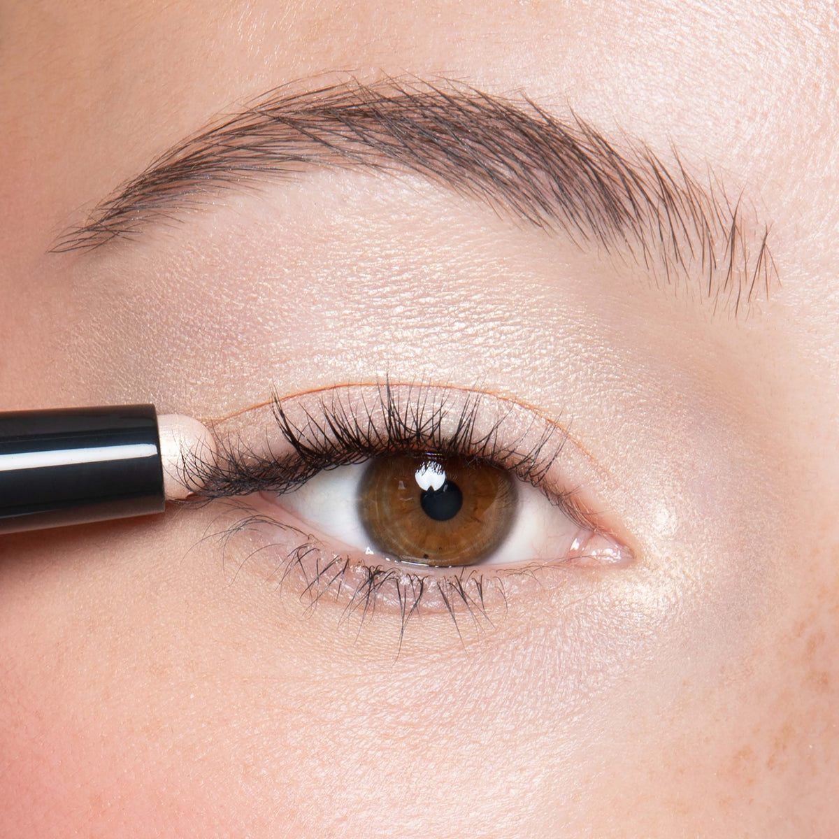 Longwear Luxe Eyeshadow Stick Creamy Quartz